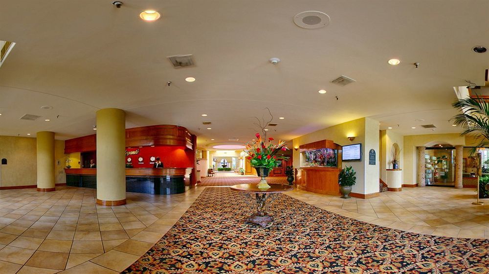 Hotel Mcm Elegante & Conference Center 4*