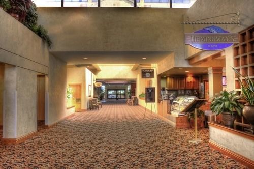 Mcm Elegante & Conference Center Hotel